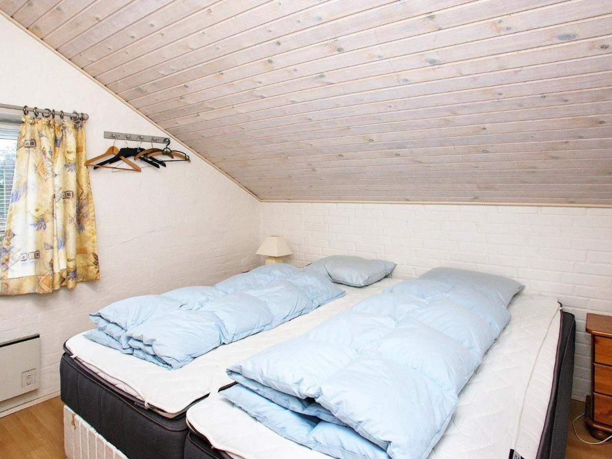 Three-Bedroom Holiday Home In Thisted 4 Norre Vorupor Room photo